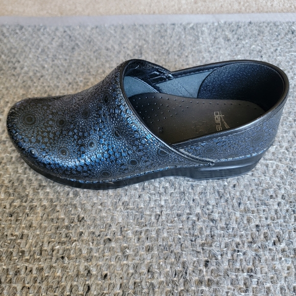 Dansko Professional Clogs blue/black patterned - Picture 8 of 13